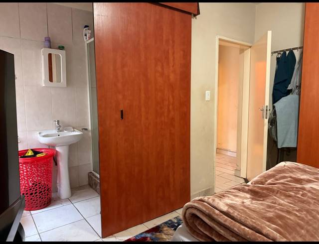 3 BEDROOM APARTMENT FOR SALE IN WATERVAL EAST